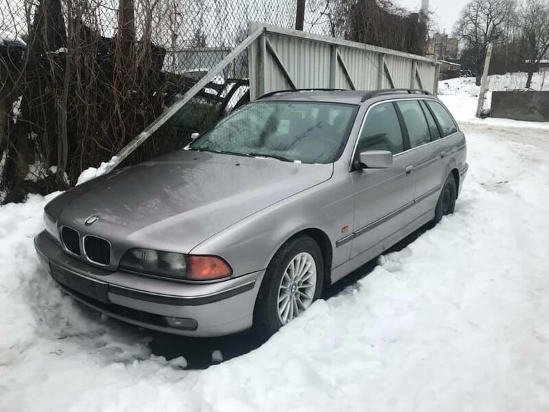 Photo 2 - Bmw 525 E39 1997 y parts