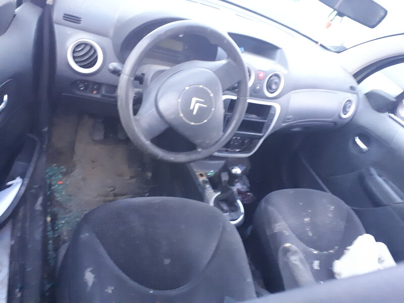 Photo 3 - Citroen C3 2003 y parts