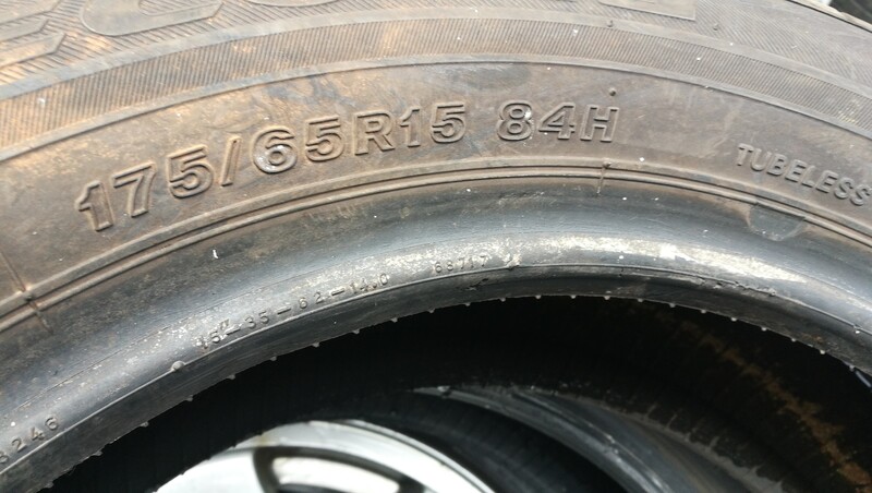 Фотография 3 - Bridgestone R15 летние шины для автомобилей