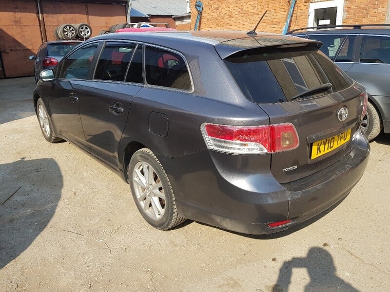 Photo 3 - Toyota Avensis III 2010 y parts