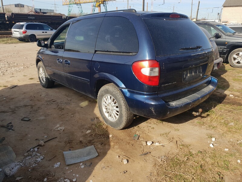 Photo 1 - Chrysler Voyager 2005 y parts