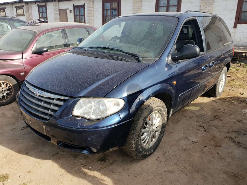 Photo 2 - Chrysler Voyager 2005 y parts