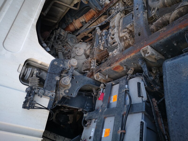 Photo 4 - Tugboat Scania R400 2014 y parts