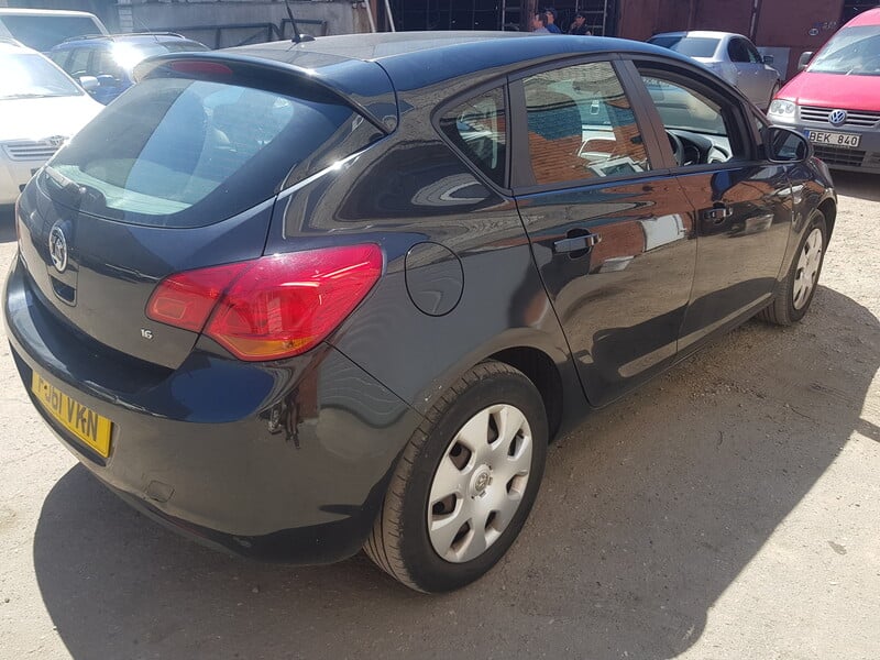 Фотография 3 - Opel Astra IV 2011 г запчясти