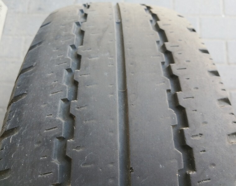Photo 1 - Kumho R16C summer tyres minivans
