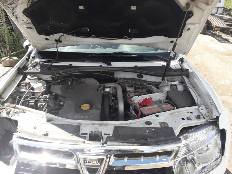 Photo 8 - Dacia Duster 2014 y parts