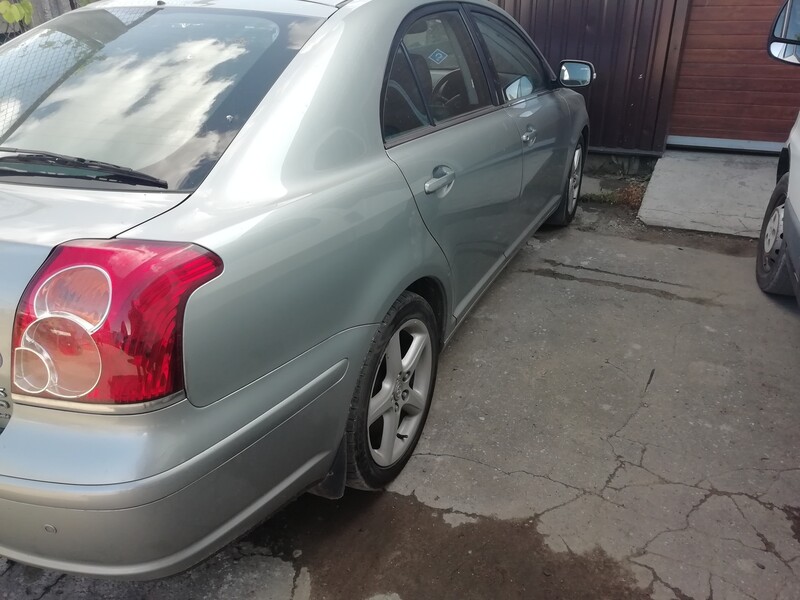 Photo 1 - Toyota Avensis II 2007 y parts