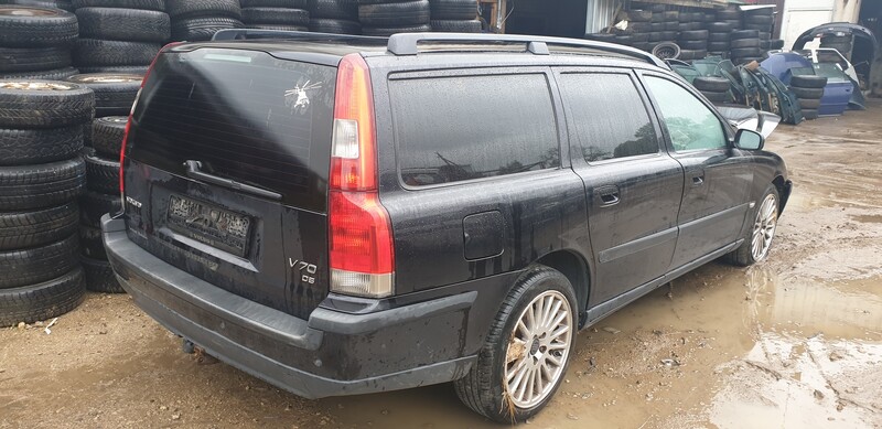 Volvo V70 2004 y parts