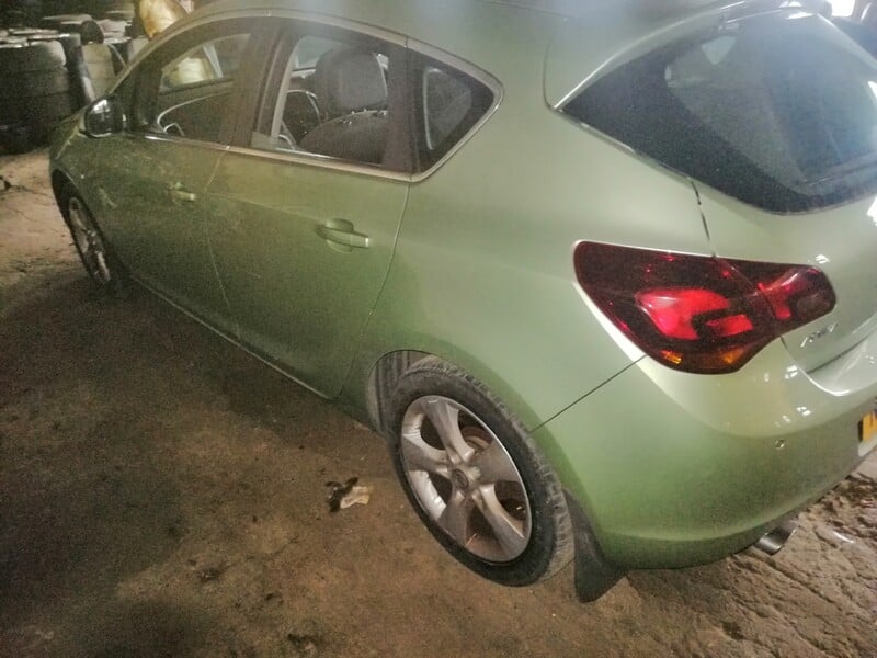 Nuotrauka 9 - Opel Astra 2010 m dalys