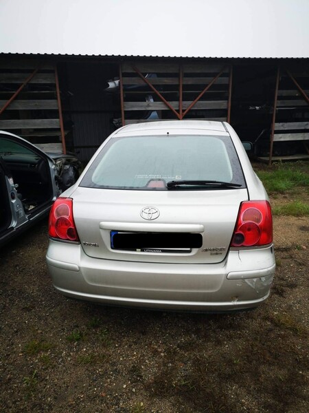 Photo 4 - Toyota Avensis II 2005 y parts