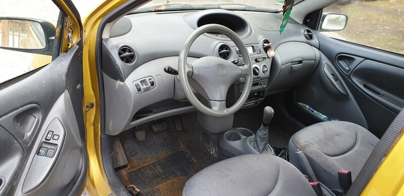 Фотография 5 - Toyota Yaris I 50 kW 1999 г запчясти