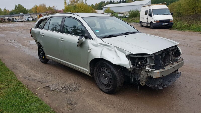 Nuotrauka 6 - Toyota Avensis II 2,0 D4D 2005 m dalys
