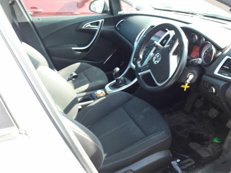 Photo 7 - Opel Astra IV 2011 y parts