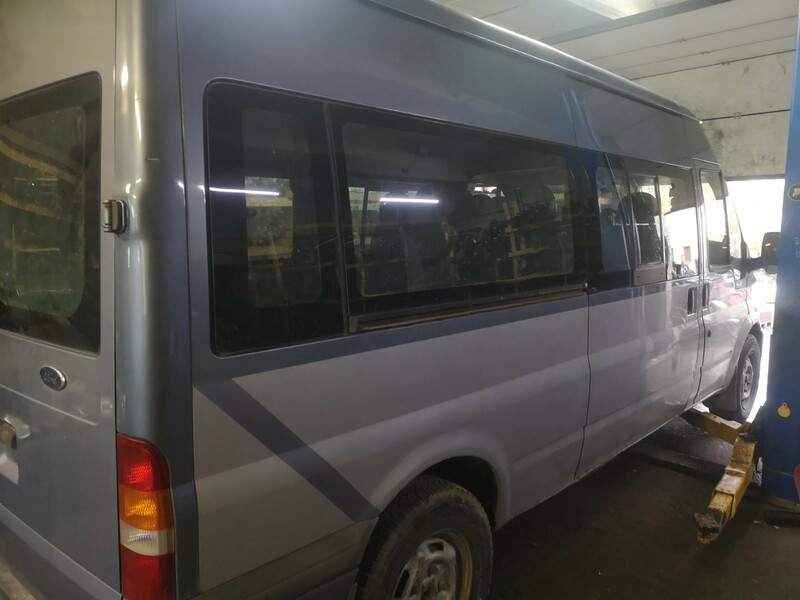Photo 2 - Ford Transit 2005 y parts