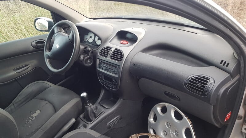 Photo 3 - Peugeot 206 2006 y parts