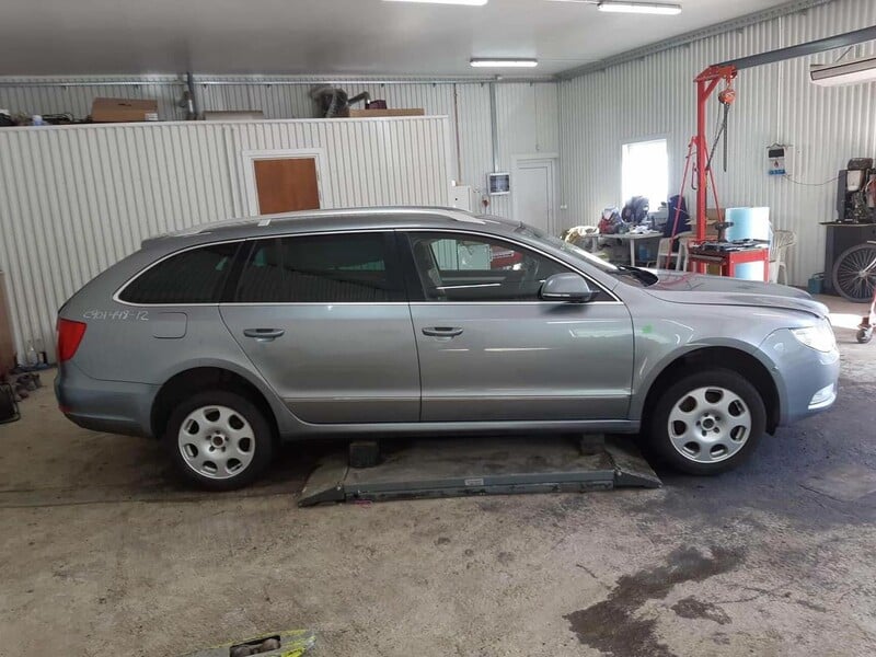 Photo 2 - Skoda Superb II 2011 y parts