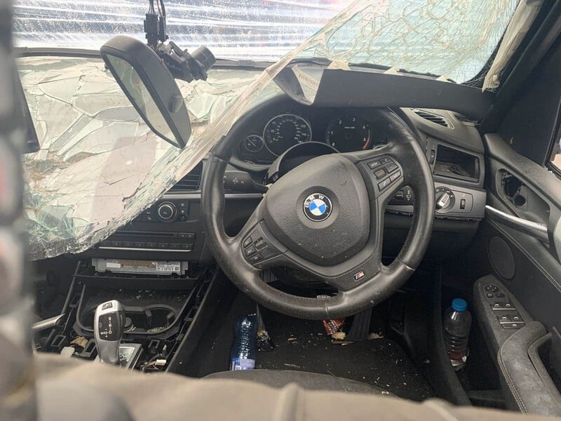 Photo 5 - Bmw X3 F25 2012 y parts