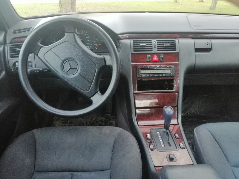 Nuotrauka 6 - Mercedes-Benz E 300 1996 m dalys
