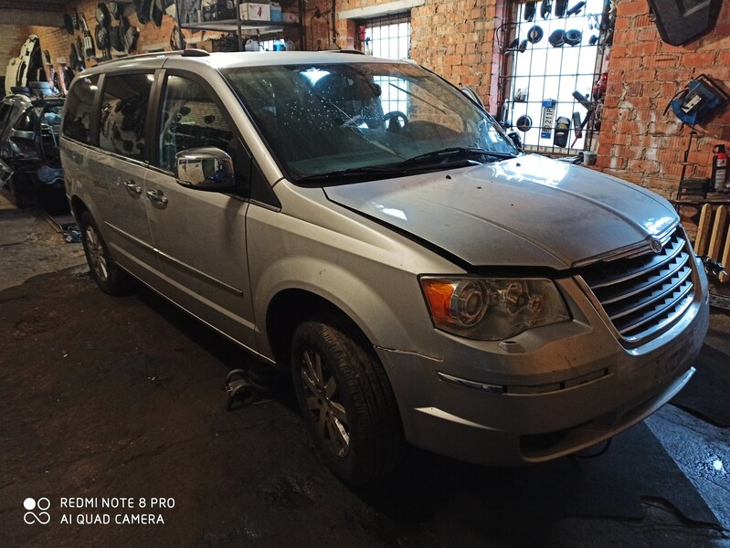Photo 2 - Chrysler Grand Voyager 2011 y parts