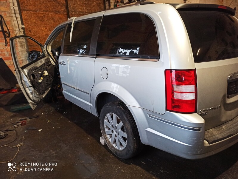 Photo 4 - Chrysler Grand Voyager 2011 y parts