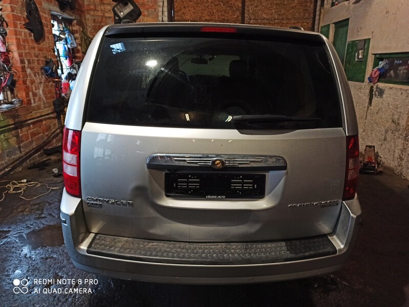 Photo 7 - Chrysler Grand Voyager 2011 y parts