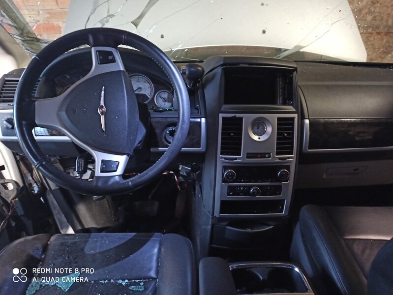 Photo 12 - Chrysler Grand Voyager 2011 y parts