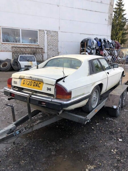 Photo 2 - Jaguar Xjs 1986 y parts