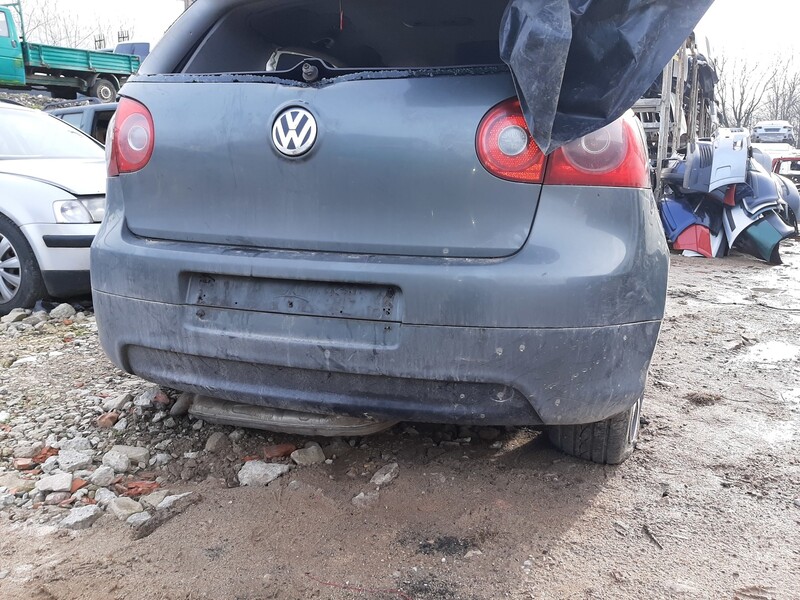 Volkswagen Golf 2005 г запчясти