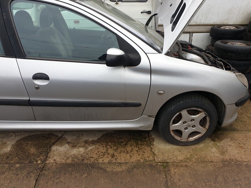 Photo 5 - Peugeot 206 2002 y parts