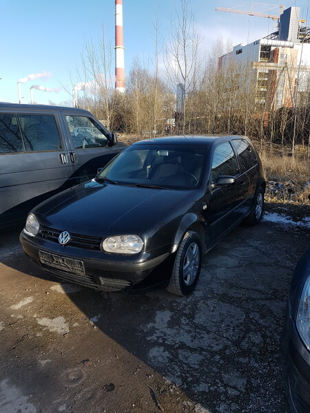 Volkswagen Golf 2000 m dalys