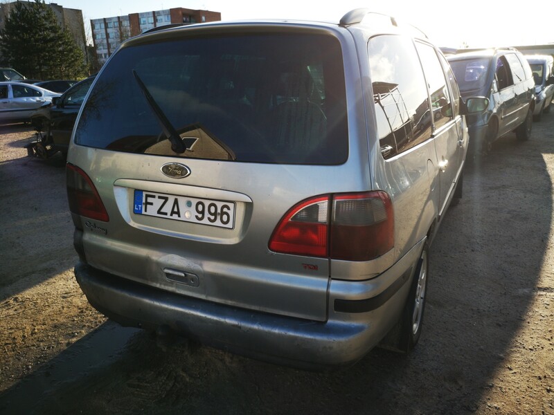 Photo 2 - Ford Galaxy 2003 y parts