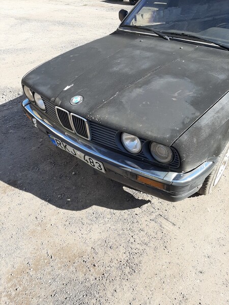 Photo 2 - Bmw 324 Td 1986 y parts