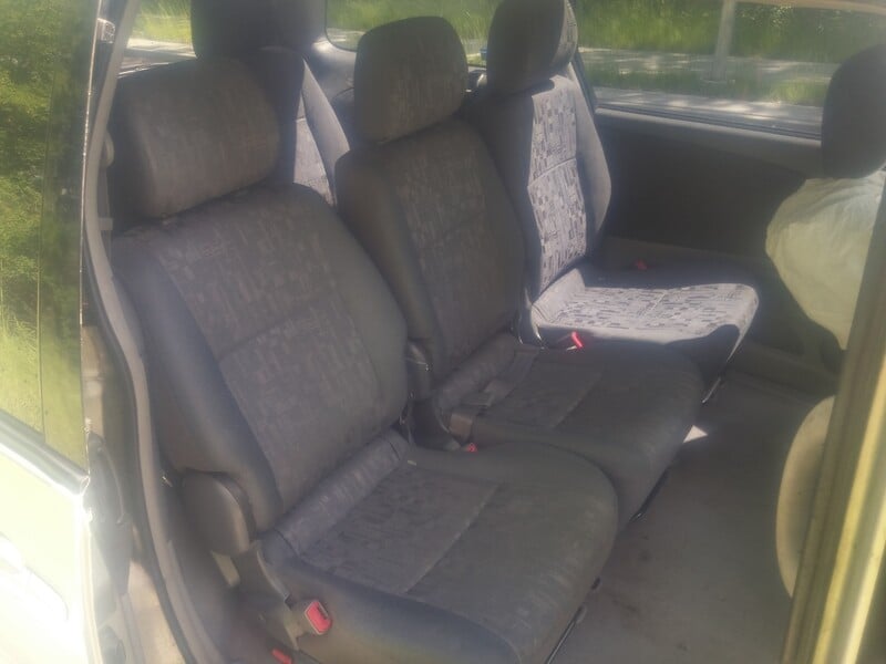 Photo 6 - Toyota Previa 2002 y parts