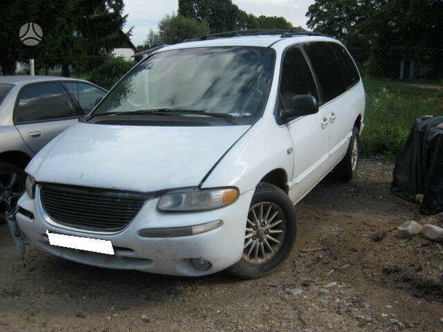Chrysler Town & Country 2000 m dalys