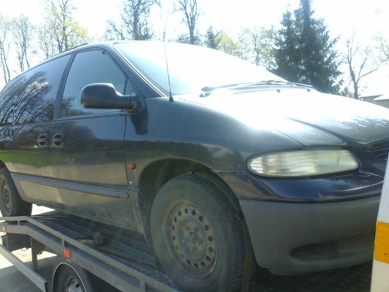 Photo 1 - Chrysler Voyager 1999 y parts