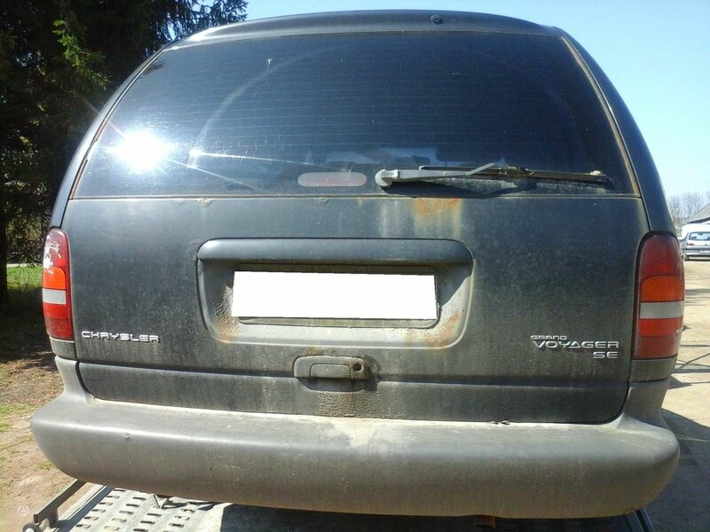 Photo 2 - Chrysler Voyager 1999 y parts