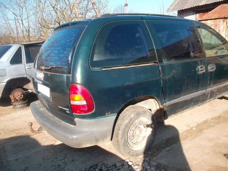 Photo 4 - Chrysler Voyager 1999 y parts