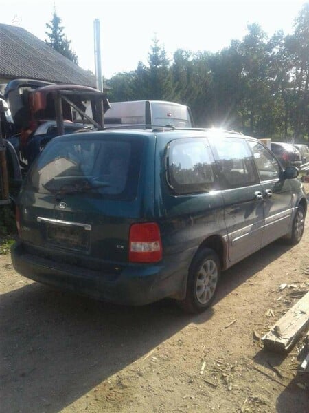 Photo 3 - Kia Carnival 2005 y parts