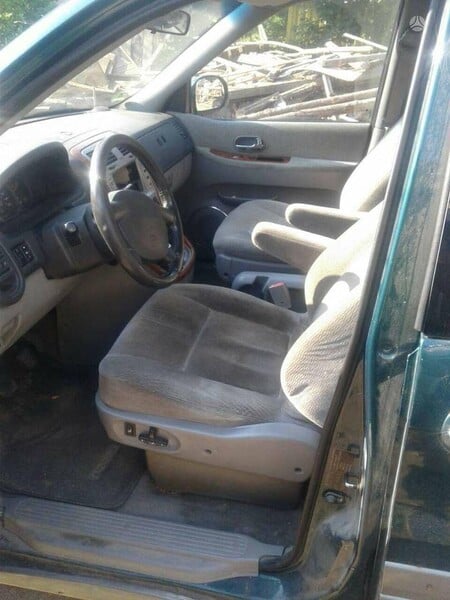 Photo 4 - Kia Carnival 2005 y parts