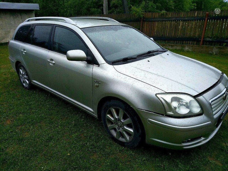 Photo 2 - Toyota Avensis 2006 y parts