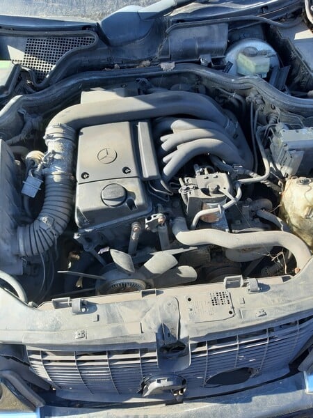 Photo 2 - Mercedes-Benz E 250 1998 y parts