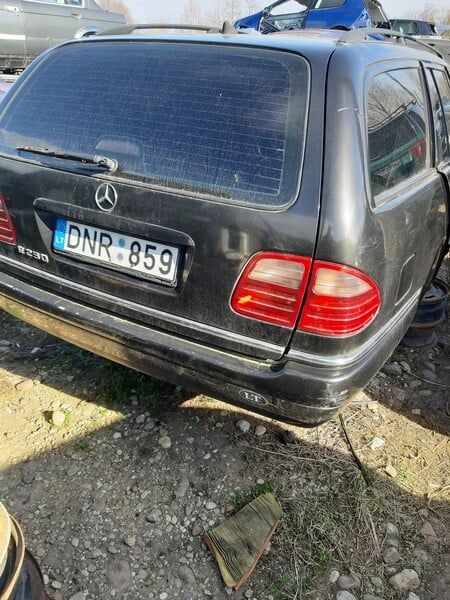 Photo 3 - Mercedes-Benz E 250 1998 y parts