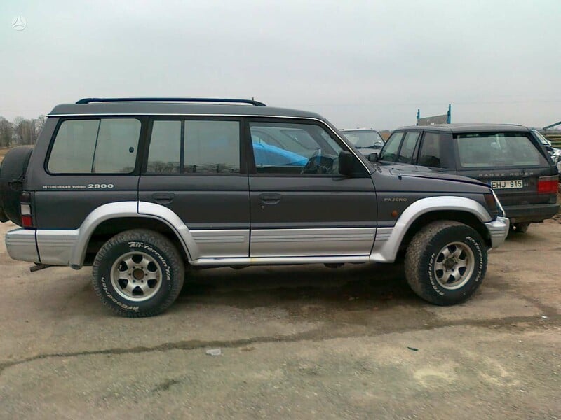 Photo 2 - Mitsubishi Pajero 1997 y parts