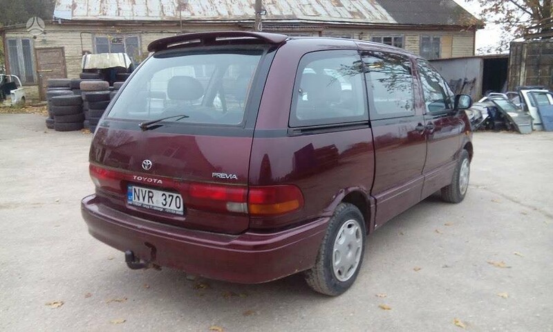 Photo 3 - Toyota Previa 1994 y parts