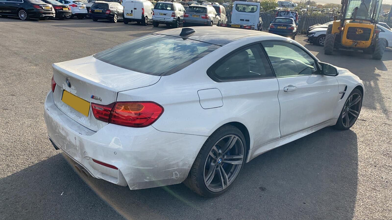 Photo 3 - Bmw M4 2015 y parts