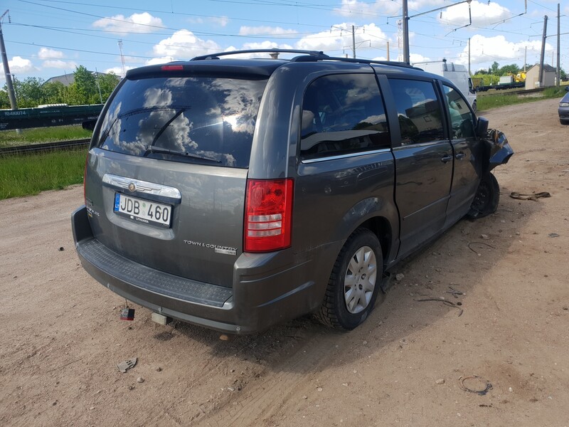 Nuotrauka 2 - Chrysler Town & Country LX 2010 m dalys