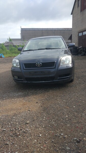 Photo 2 - Toyota Avensis 2005 y parts