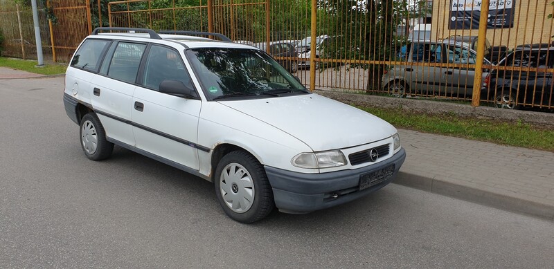 Фотография 2 - Opel Astra I 44 kW 1995 г запчясти