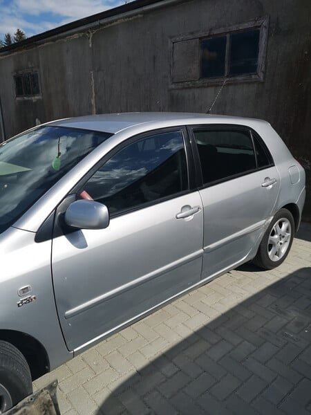 Photo 2 - Toyota Corolla 2003 y parts