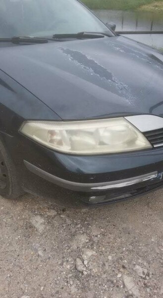 Photo 2 - Renault Laguna II 2002 y parts